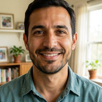 Lucas G.